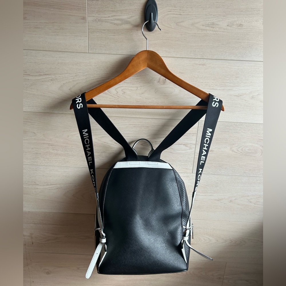 Michael Kors Lacey Medium Leather Backpack - Picture 3 of 15